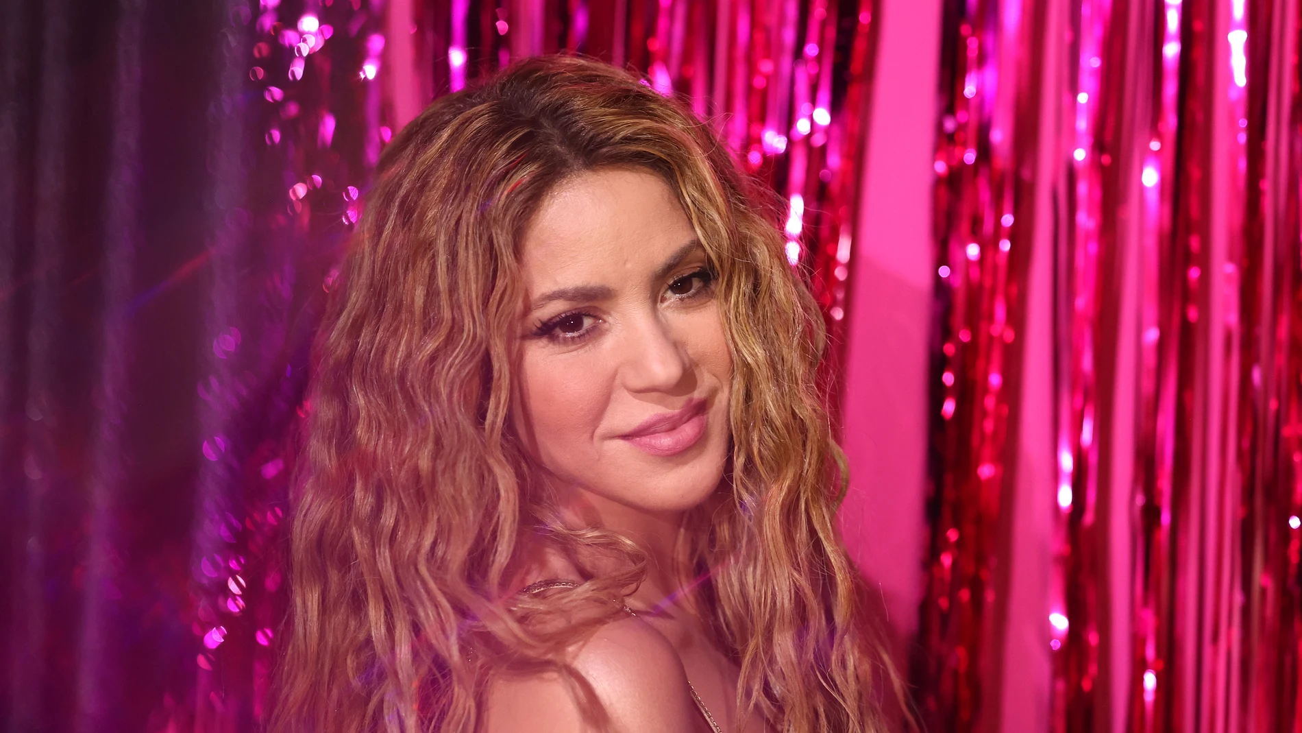"Última" La Despedida de Shakira a Piqué Resuena en su Nuevo Álbum "Las Mujeres Ya No Lloran" 22-marzo-shakira-lanza-disco-mujeres-lloran_98