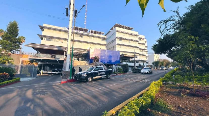 Ataque Armado en Hospital de Cuernavaca: Pacientes en Terapia Intensiva Son Víctimas Mortales 438088637_956099213182710_1515078667184602729_n