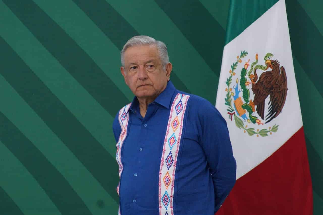 AMLO defiende a López-Gatell tras reporte que lo culpa por 300 mil muertes de COVID: “Los corruptos la traen contra él” Mexican President Obrador press conference in Oaxaca
