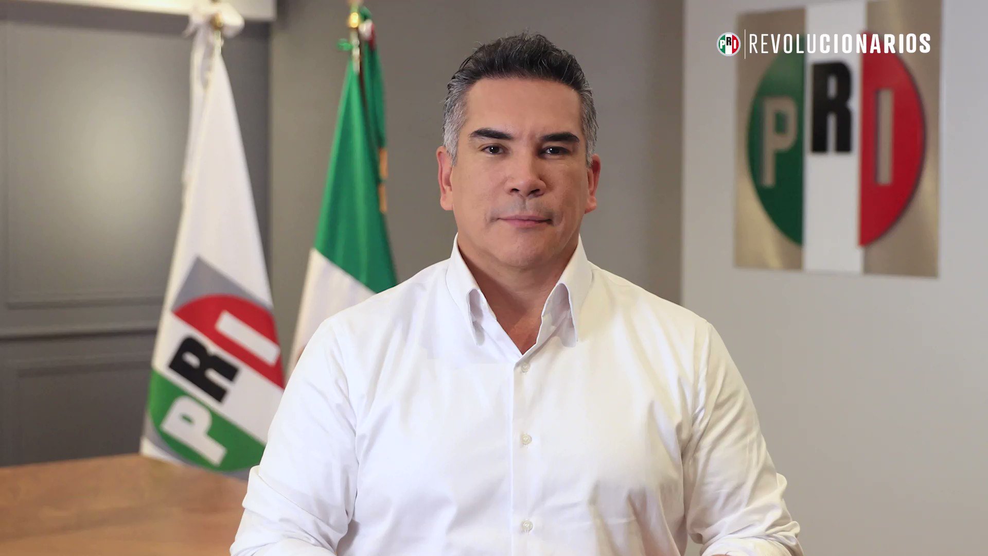 Alejandro Moreno amenaza con renunciar al PRI si Álvarez Máynez declina a favor de Xóchitl Gálvez: "Es por el bien de México" mII41dunfnt5rffr