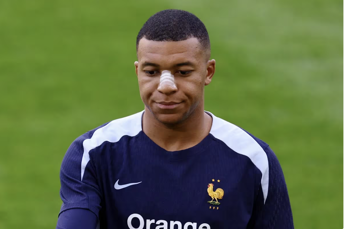Kylian Mbappé Retoma Entrenamientos Tras Fractura Nasal: Duda Su Participación Contra Países Bajos Captura-de-Pantalla-2024-06-20-a-las-10.09.49