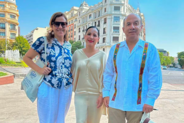 Sandra Cuevas y Felipe Calderón Dialogan Sobre Nueva Opción Política Imagen página web