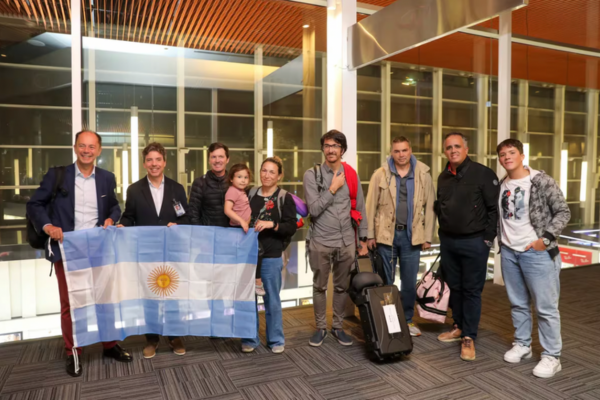 Llegan a Argentina los Diplomáticos Expulsados de Venezuela por el Régimen de Maduro Imagen página web