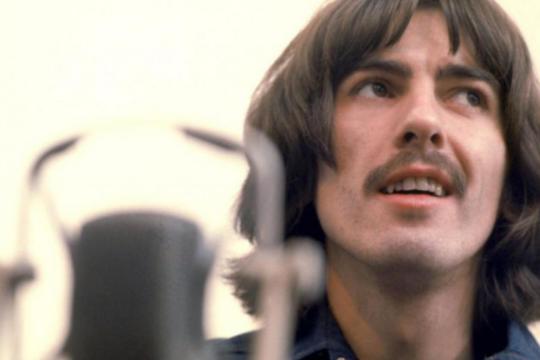 Olivia Harrison reflexiona sobre la espiritualidad de George Harrison y el legado de “Living in the Material World” Imagen página web