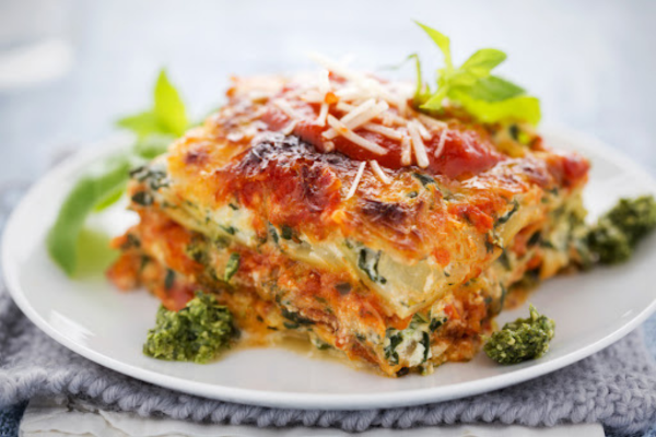 Exquisita lasaña vegetariana con un toque gourmet: receta detallada y guía paso a paso Imagen página web