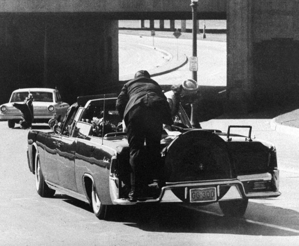 John F. Kennedy en un evento público antes de su asesinato