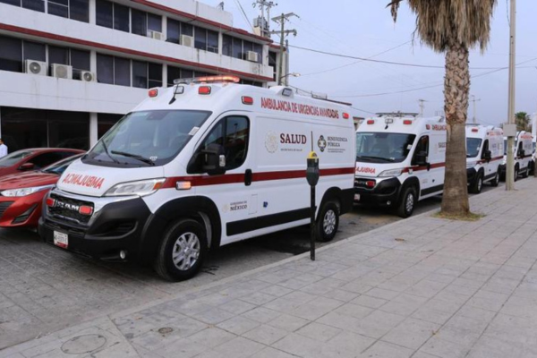 Entrega de 16 ambulancias equipadas en Tamaulipas