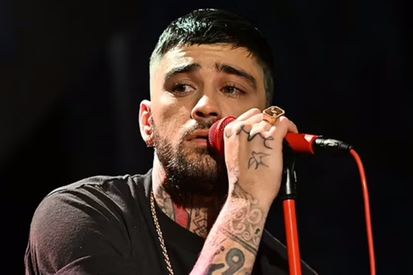 Zayn Malik emociona a fans en CDMX al cantar Night Changes Imagen página web