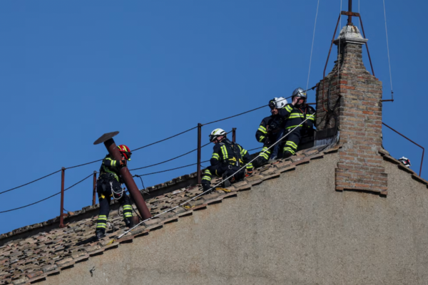 Vaticano prepara la Capilla Sixtina para el cónclave papal Imagen página web