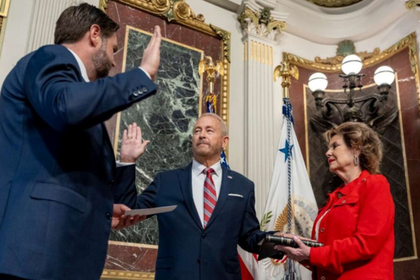 Ronald Johnson rinde protesta como nuevo embajador de Estados Unidos en México