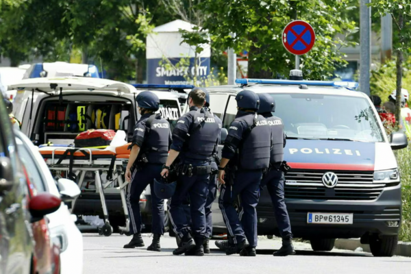 Tiroteo en escuela de Austria deja cinco muertos Tiroteo en escuela de Graz deja diez muertos