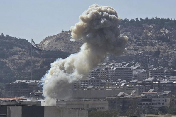 Ataque israelí sobre cuartel sirio en Damasco Imagen página web