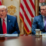 El presidente estadounidense Donald Trump y el secretario de Defensa Pete Hegseth