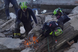 Embajada atiende a mexicanos tras sismo en Colombia