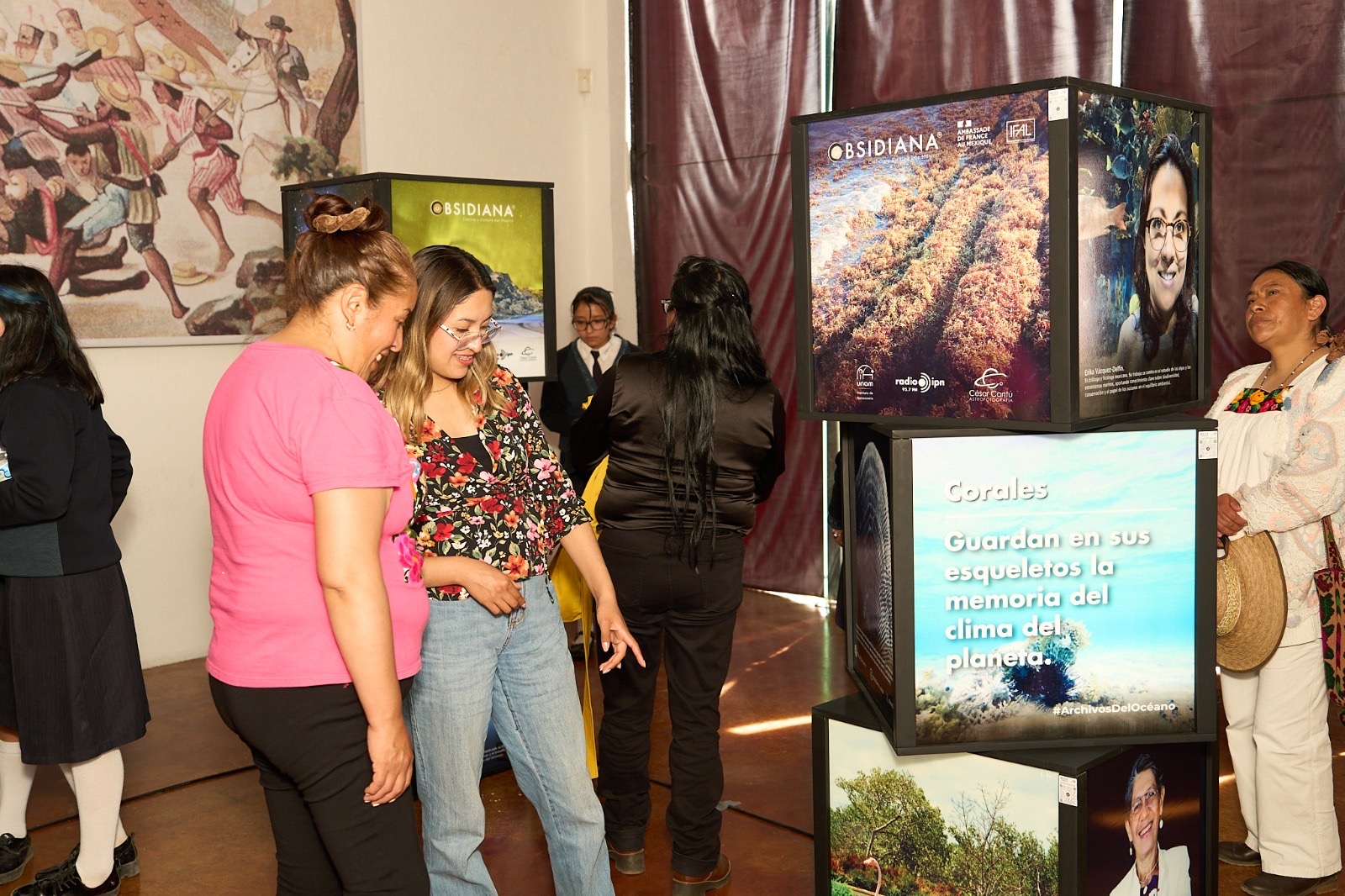 Visitantes recorren los módulos de biodiversidad y medio ambiente de MIOS