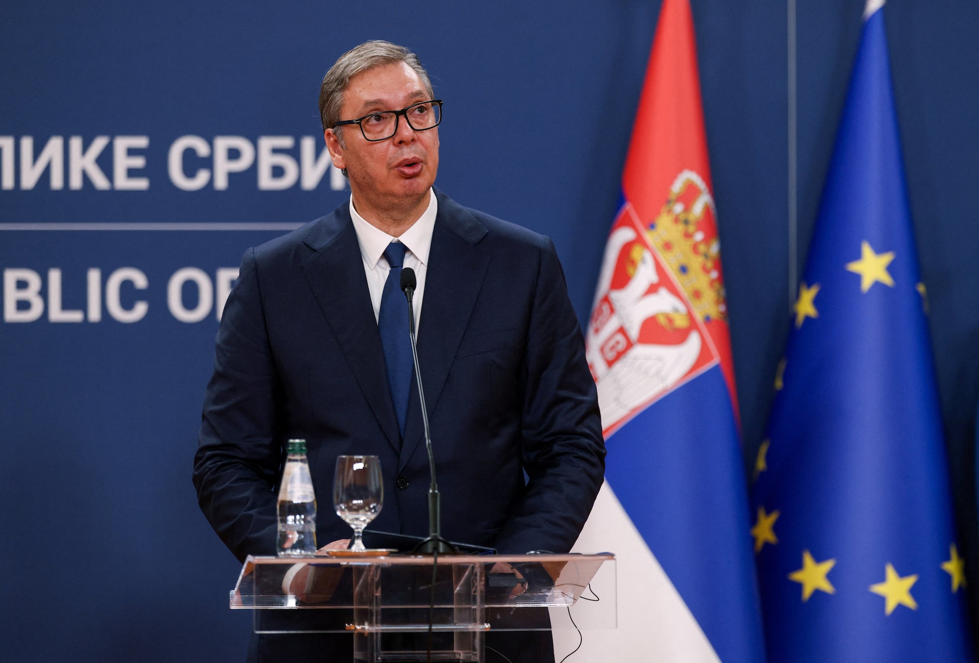 El presidente serbio Aleksandar Vucic durante una conferencia de prensa en Belgrado