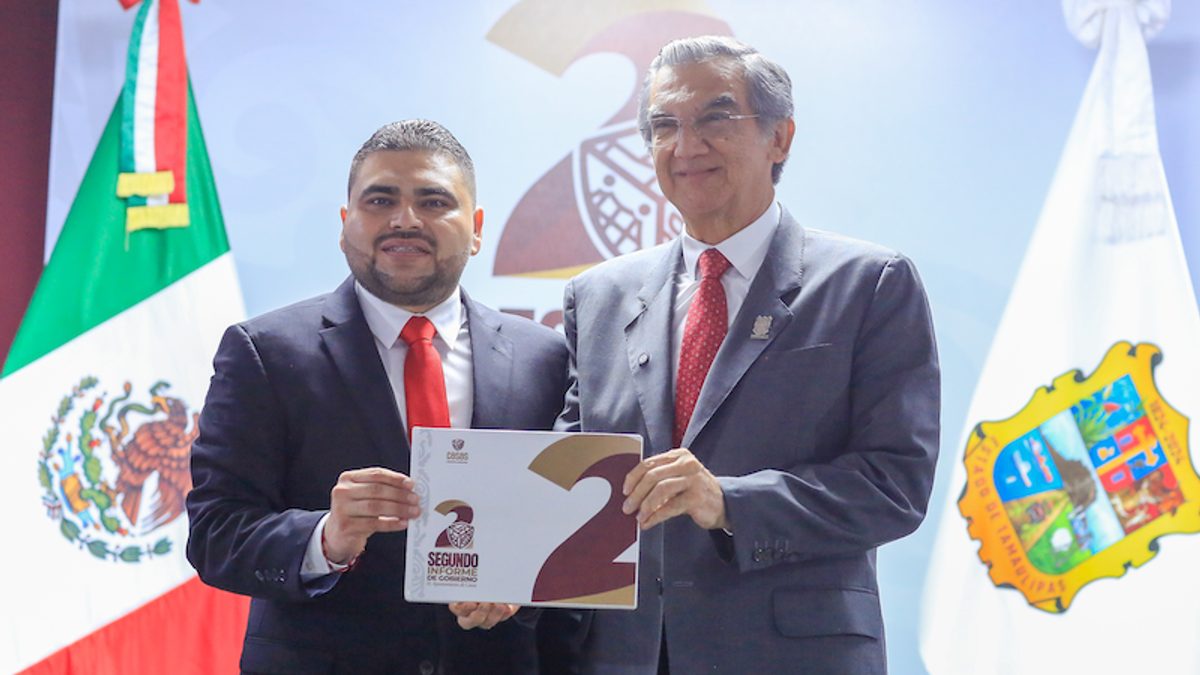 Américo Villarreal y el alcalde Jorge Humberto Hinojosa durante el informe municipal de Villa de Casas