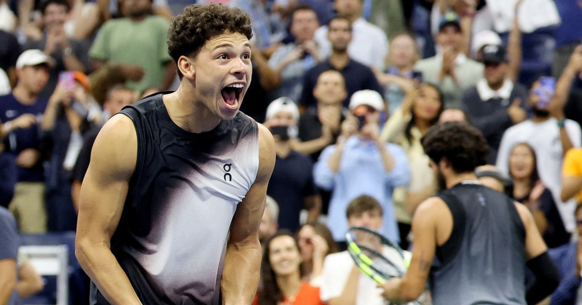 Ben Shelton celebra durante su partido ante Carlos Alcaraz en el US Open