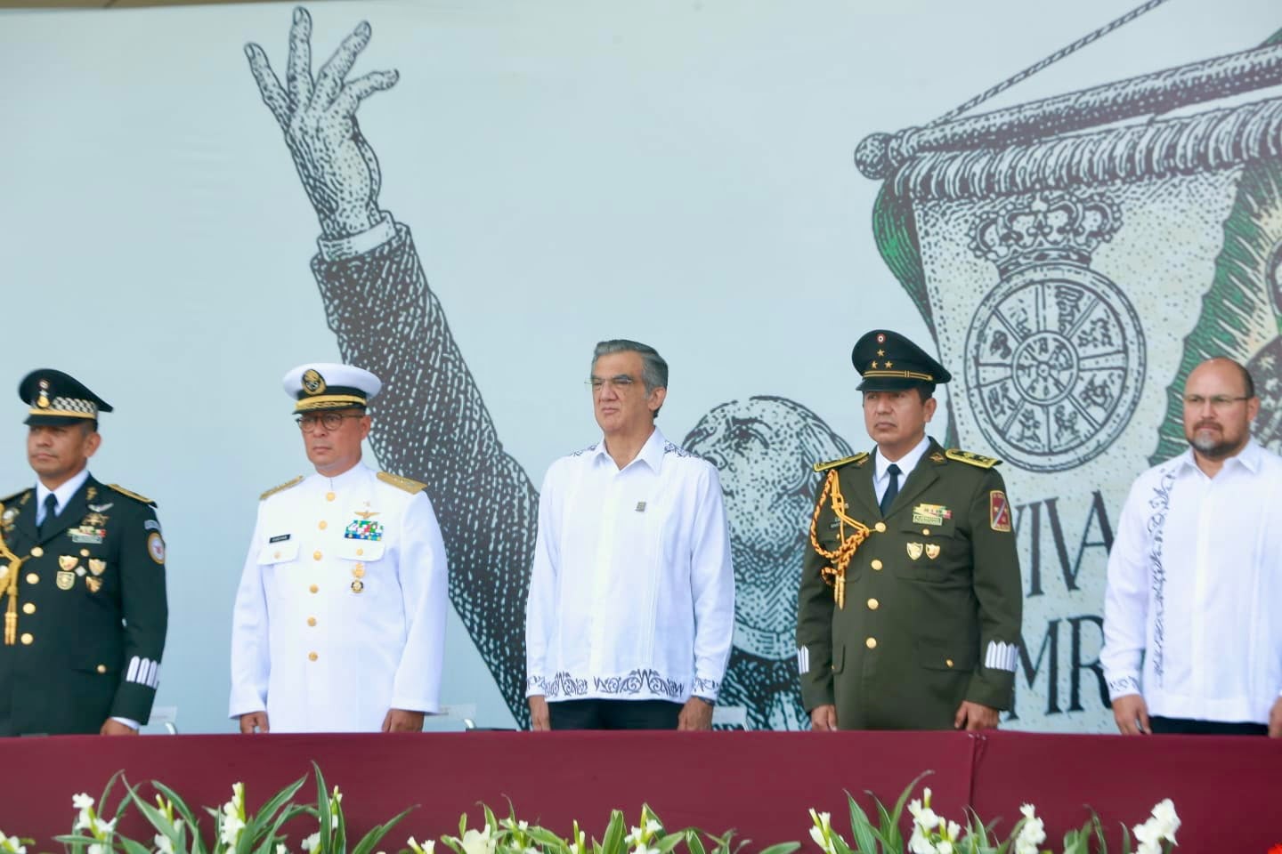 Américo Villarreal preside el desfile cívico-militar por la Independencia en Ciudad Victoria