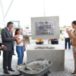 Américo Villarreal y autoridades durante la colocación de la primera piedra del Centro de Bienestar de Jiménez