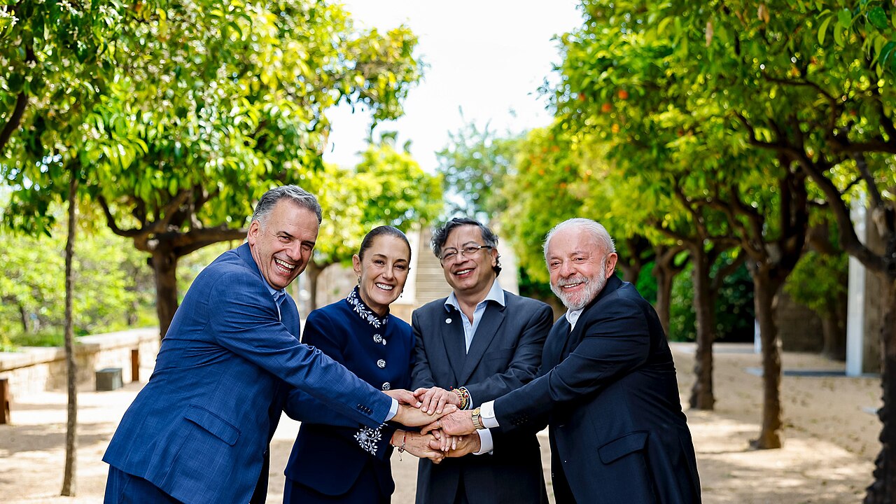 Claudia Sheinbaum durante un encuentro diplomático con mandatarios latinoamericanos en 2026