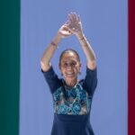 Sheinbaum cierra en Zócalo su gira de rendición de cuentas Claudia Sheinbaum habla ante simpatizantes durante una asamblea en el Zócalo de Ciudad de México