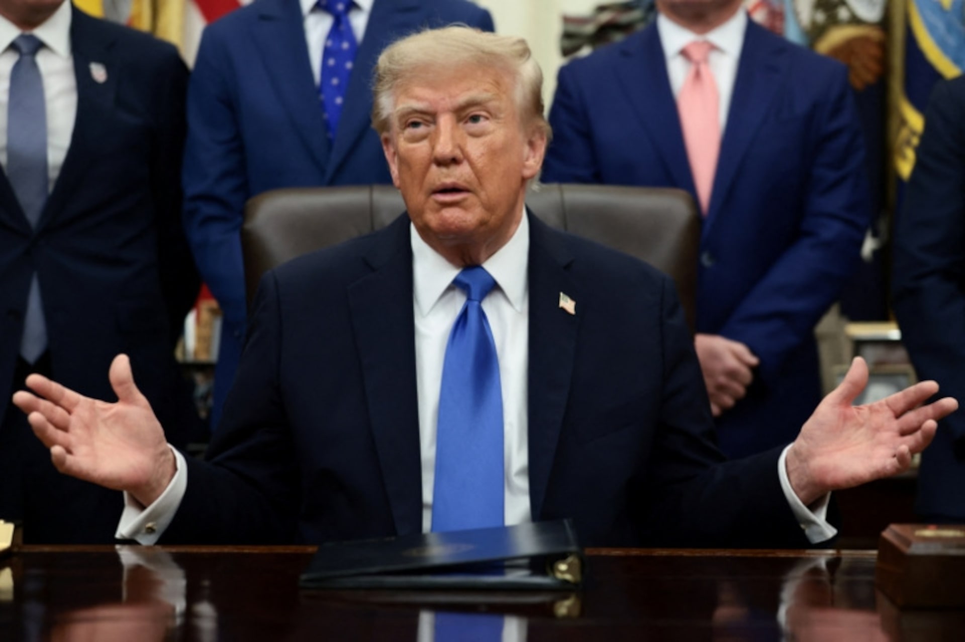Donald Trump durante una reunión en la Oficina Oval de la Casa Blanca