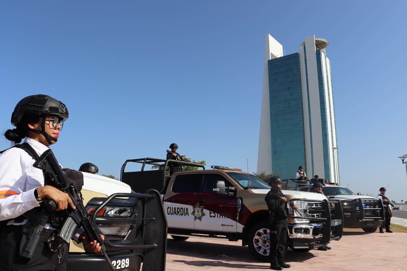 Elementos de la Guardia Estatal y unidades operativas en Ciudad Victoria