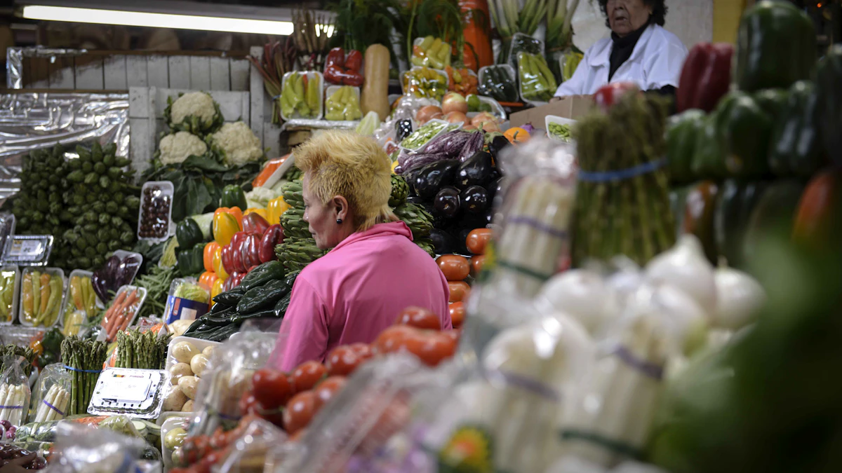 Puesto de frutas y verduras en el Mercado de San Juan de Ciudad de México