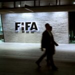 Logotipo de la FIFA en su sede de Zúrich, Suiza