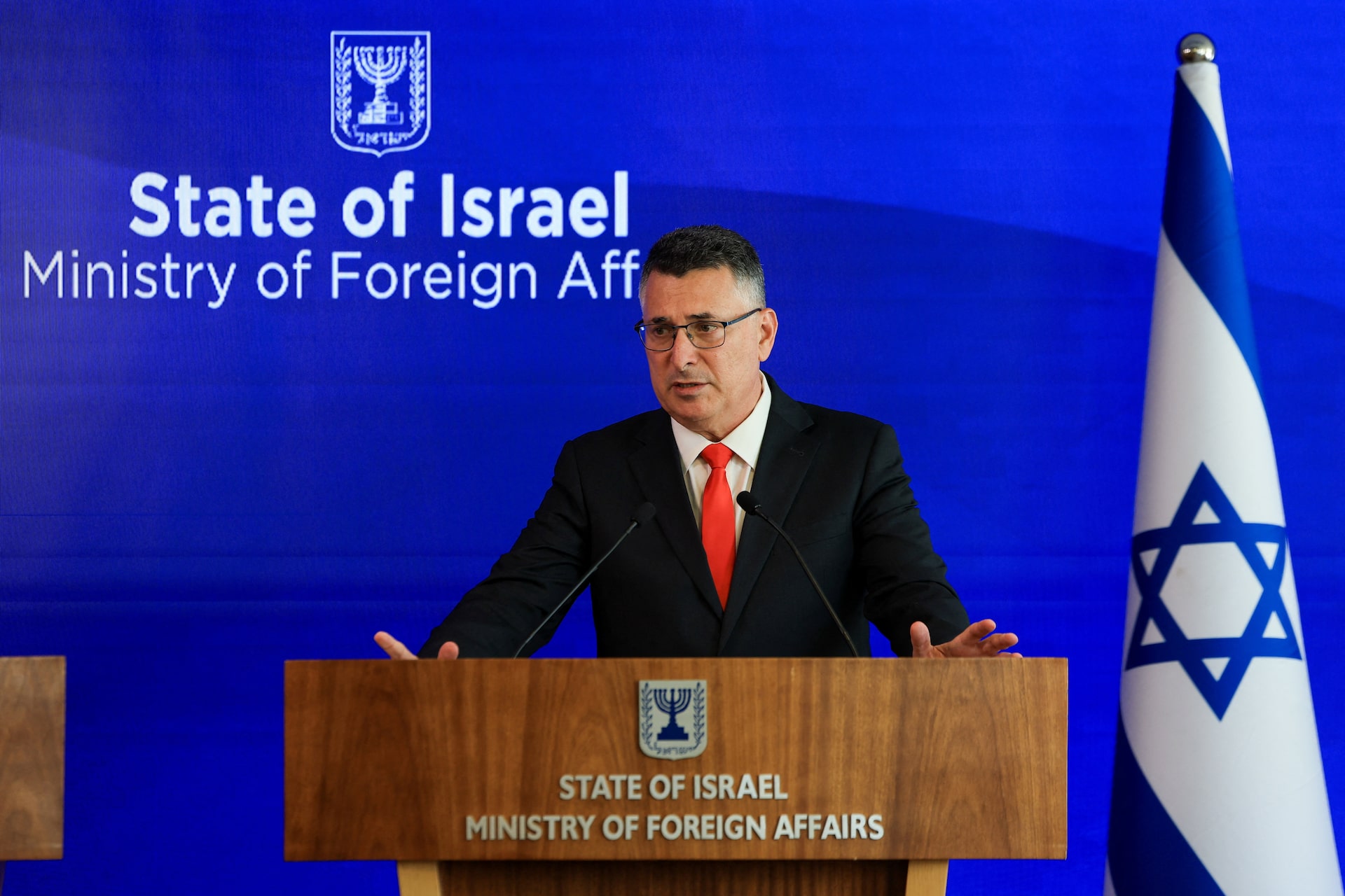El ministro de Exteriores israelí Gideon Saar durante una conferencia de prensa en Jerusalén