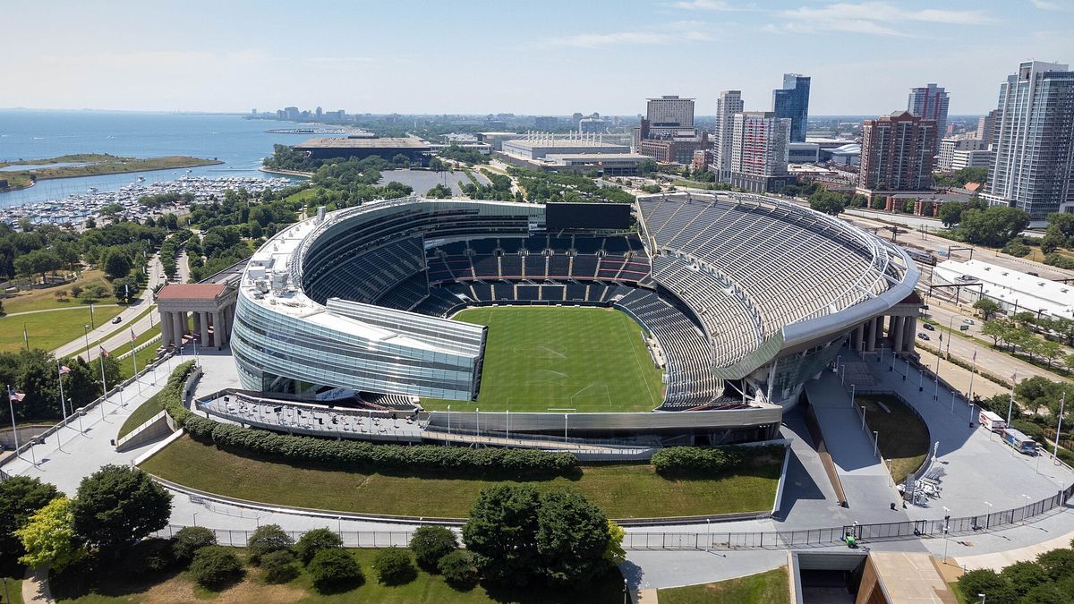 Vista aérea horizontal del Soldier Field de Chicago