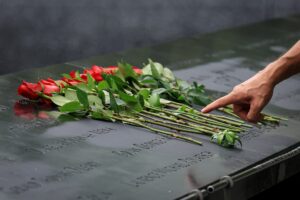 A 25 años del 11-S, estadounidenses temen más al extremismo interno: encuesta