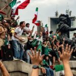 México vs Perú: Rafa Márquez busca su primera victoria Aficionados de la selección mexicana celebran con banderas y camisetas del Tri