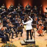 La Orquesta Filarmónica de la UNAM durante un concierto en la Sala Nezahualcóyotl