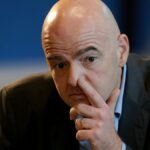 Reforma de FIFA: Infantino responde tras fallido plan Gianni Infantino durante una conferencia de prensa de FIFA