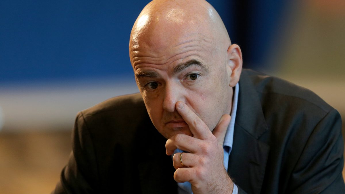 Gianni Infantino durante una conferencia de prensa de FIFA