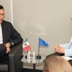 Roberto Velasco dialoga con Kaja Kallas durante la Asamblea General de la ONU