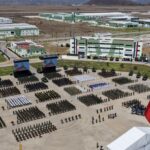 Senado autoriza entrada de 139 militares de EU a México Elementos militares durante una ceremonia encabezada por Claudia Sheinbaum