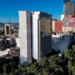 Morena llega sin margen a reforma de doble nacionalidad Vista aérea horizontal de la sede del Senado de la República en Ciudad de México