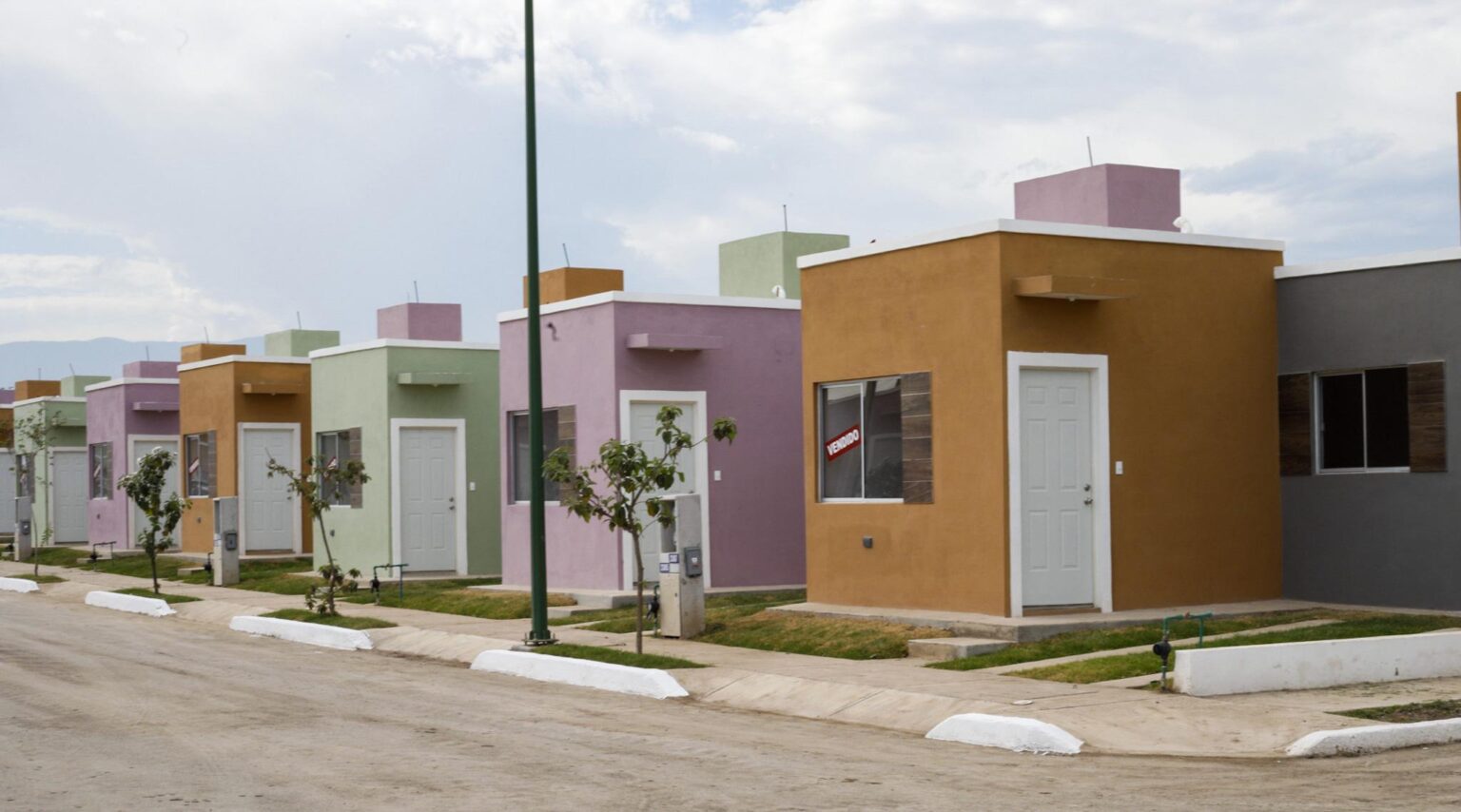 Conjunto de viviendas construidas para derechohabientes del Infonavit