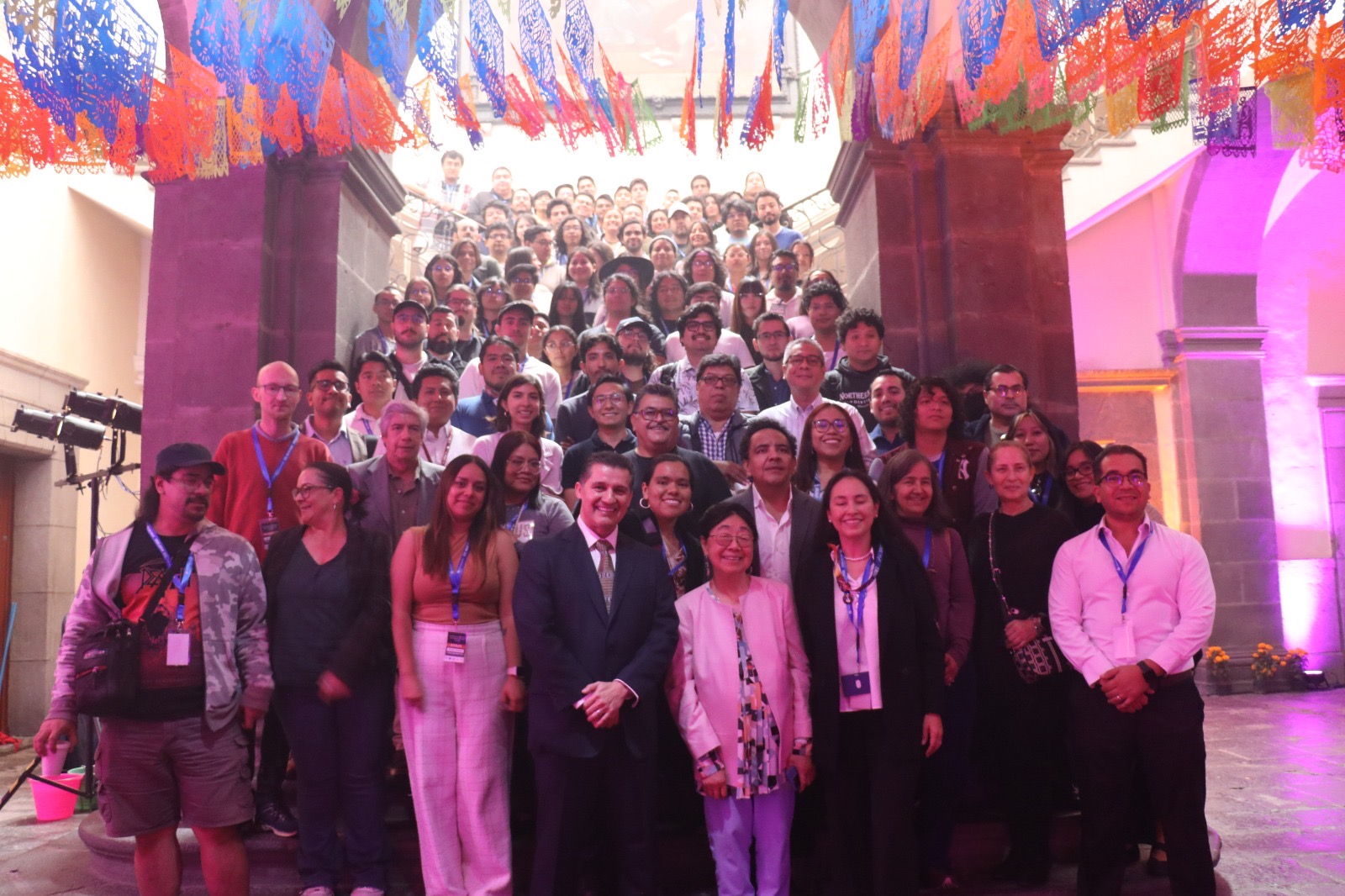 Comunidad científica reunida durante el homenaje a Sau Lan Wu