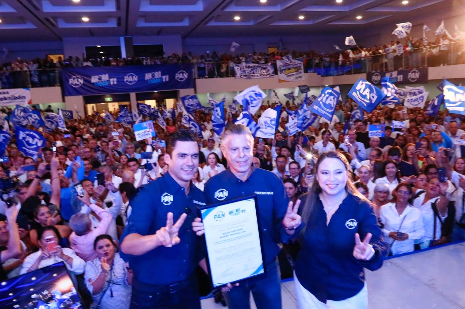Jesús Nader, Jorge Romero y dirigentes del PAN durante un acto político en Tampico