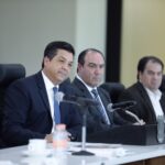 Cabeza de Vaca me ordenó limitarme a solicitar servicios, afirma exsecretario investigado Francisco García Cabeza de Vaca y funcionarios de su administración en una reunión de archivo