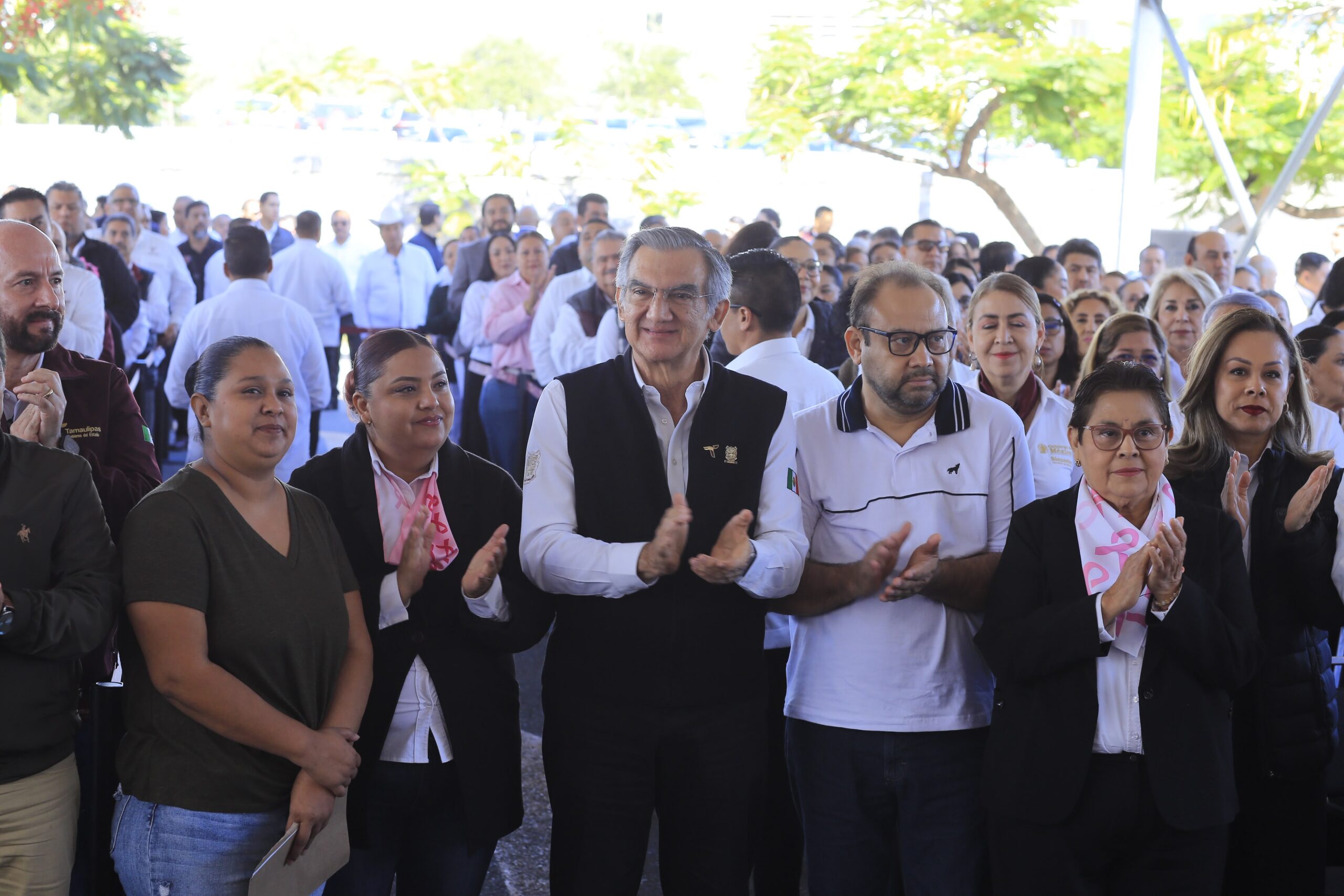 Américo Villarreal acompaña a pacientes oncológicos y personal de salud en Tamaulipas