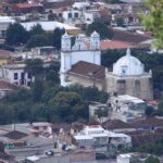 Agua en Chiapas: amparo exige abasto a 528 familias Vista urbana de San Cristóbal de las Casas desde el cerro Santa Cruz, fotografía de archivo de 2013