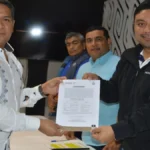 Gilberto Gómez recibe su constancia de mayoría como alcalde de Puerto Aventuras