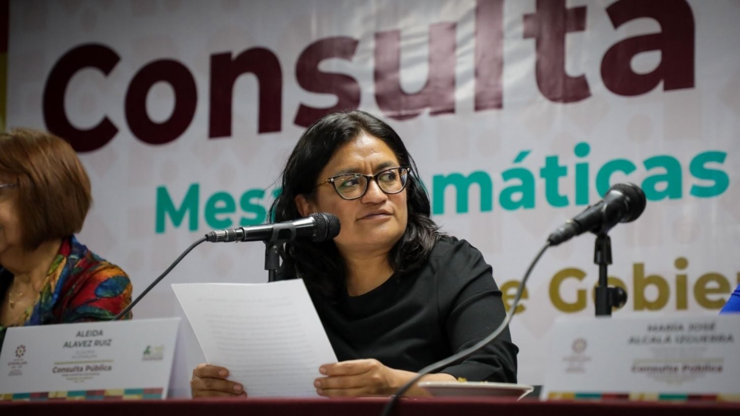 Aleida Alavez encabeza una mesa pública de trabajo en Iztapalapa