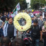 Periodistas marchan en Ciudad de México para exigir justicia por el asesinato del fotoperiodista Rubén Espinosa