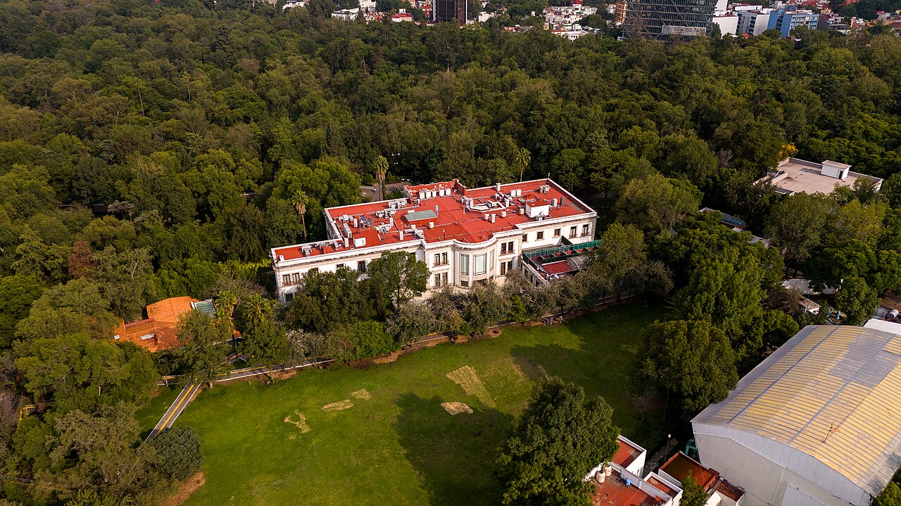 Vista aérea del Complejo Cultural Los Pinos en Ciudad de México